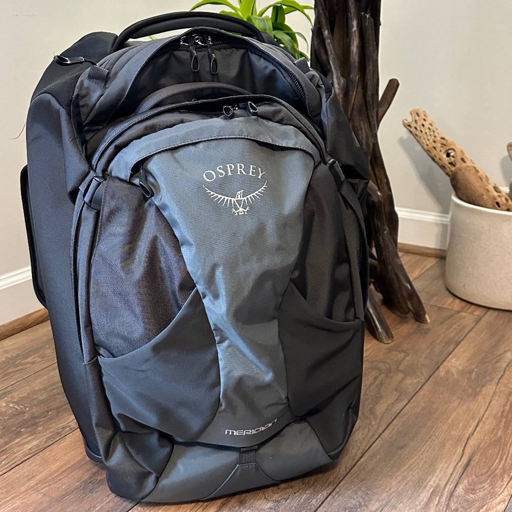 OSPREY Black and Gray Travel Backpack